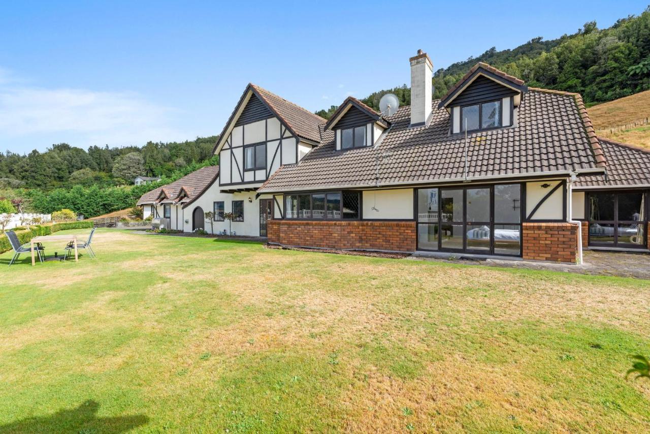 Skyline Mountain View Lodge Up To 16 People Rotorua Exterior photo